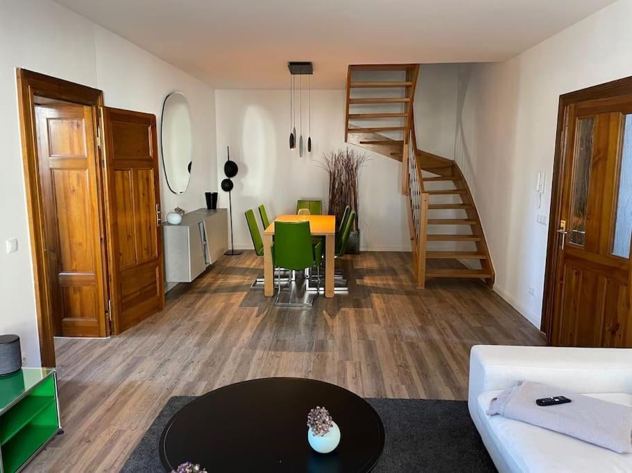 Verwunsches Haus Mit Parkplatz In Bester Lage 마르클리베르크 외부 사진